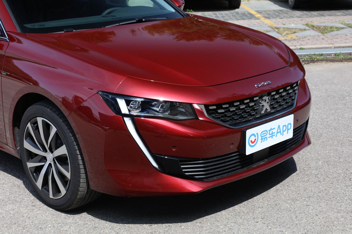 标致508l400thp 激情版前格栅侧俯拍