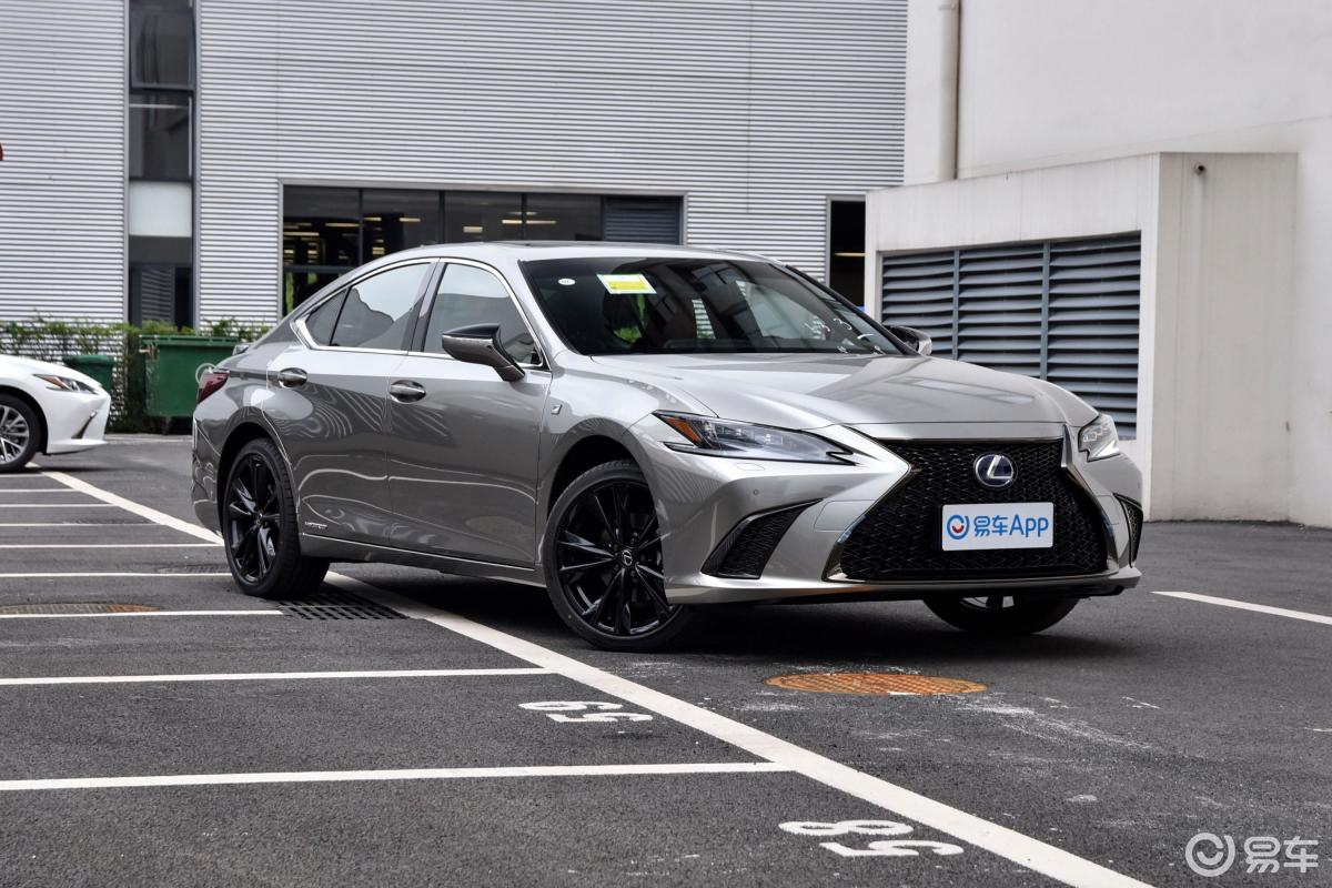 【雷克萨斯es2021款300h f sport侧前45度车头向右水平汽车图片-汽车