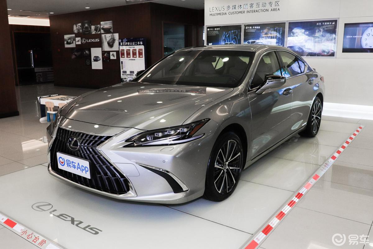 【雷克萨斯es2021款300h 尊享版侧前45度车头向左水平汽车图片-汽车