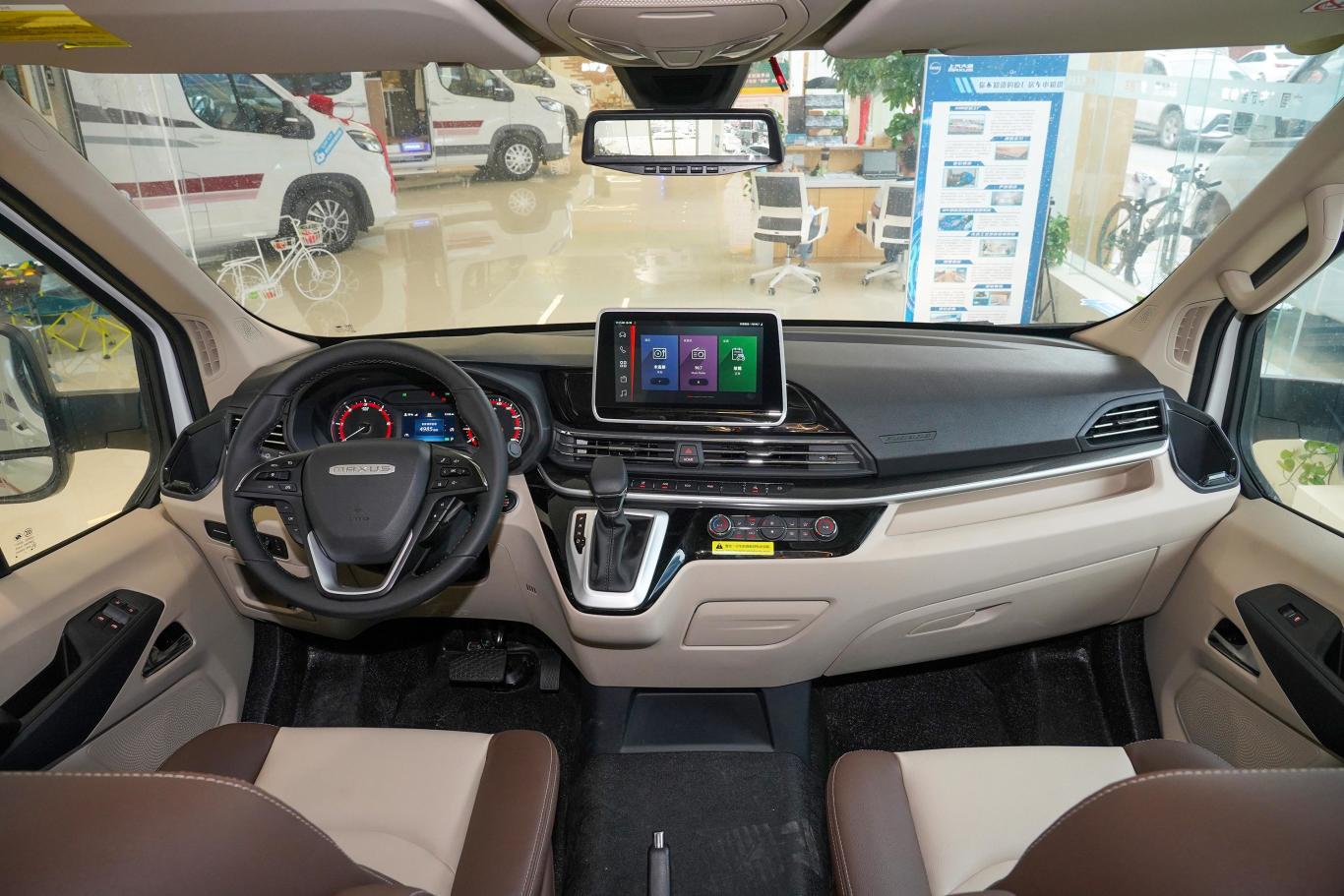 【大通V90房车生活家V90 2.0T 自动 双拓旗舰版内饰全景正拍图片-汽车图片大全】-易车