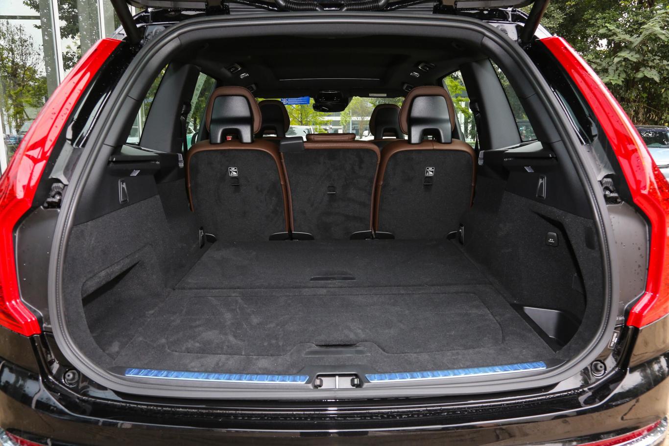 沃尔沃xc90b5 智行豪华版 5座后备厢空间特写