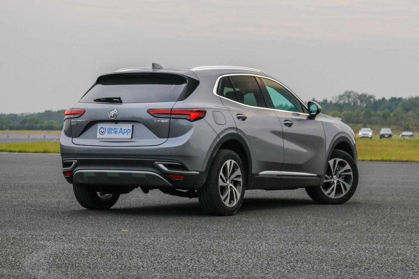 【昂科威昂科威s 552t 两驱豪华型侧后45度车头向右水平图片-汽车图片