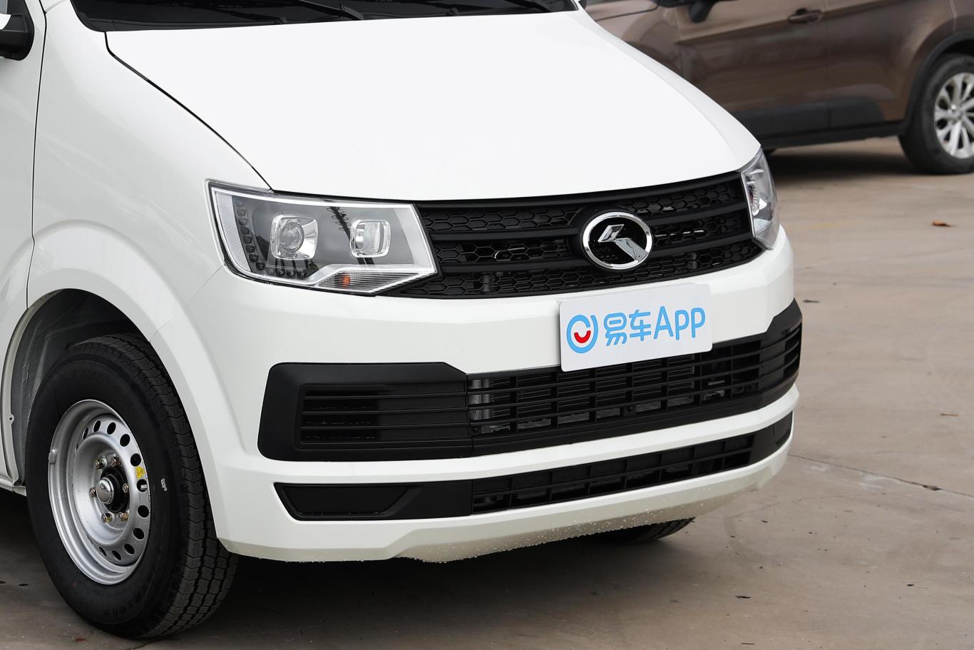 【凯锐浩克2.0l 手动 平顶标准型 6座 国vi前格栅侧俯拍图片-汽车图片