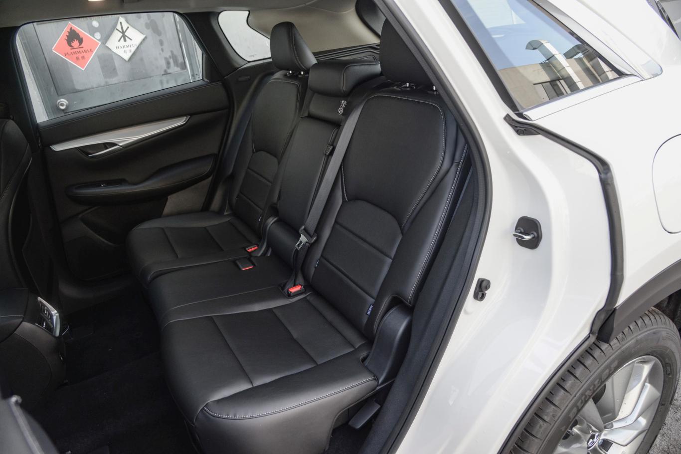 英菲尼迪qx502.0t 两驱时尚版后排座椅