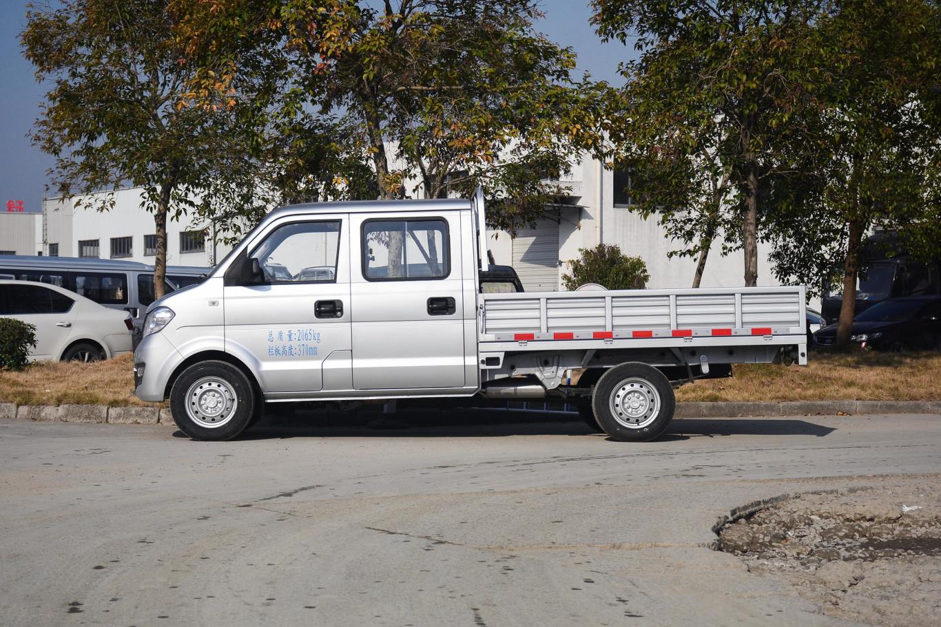 东风小康c32c32s 1.6l lv0正侧车头向左水平