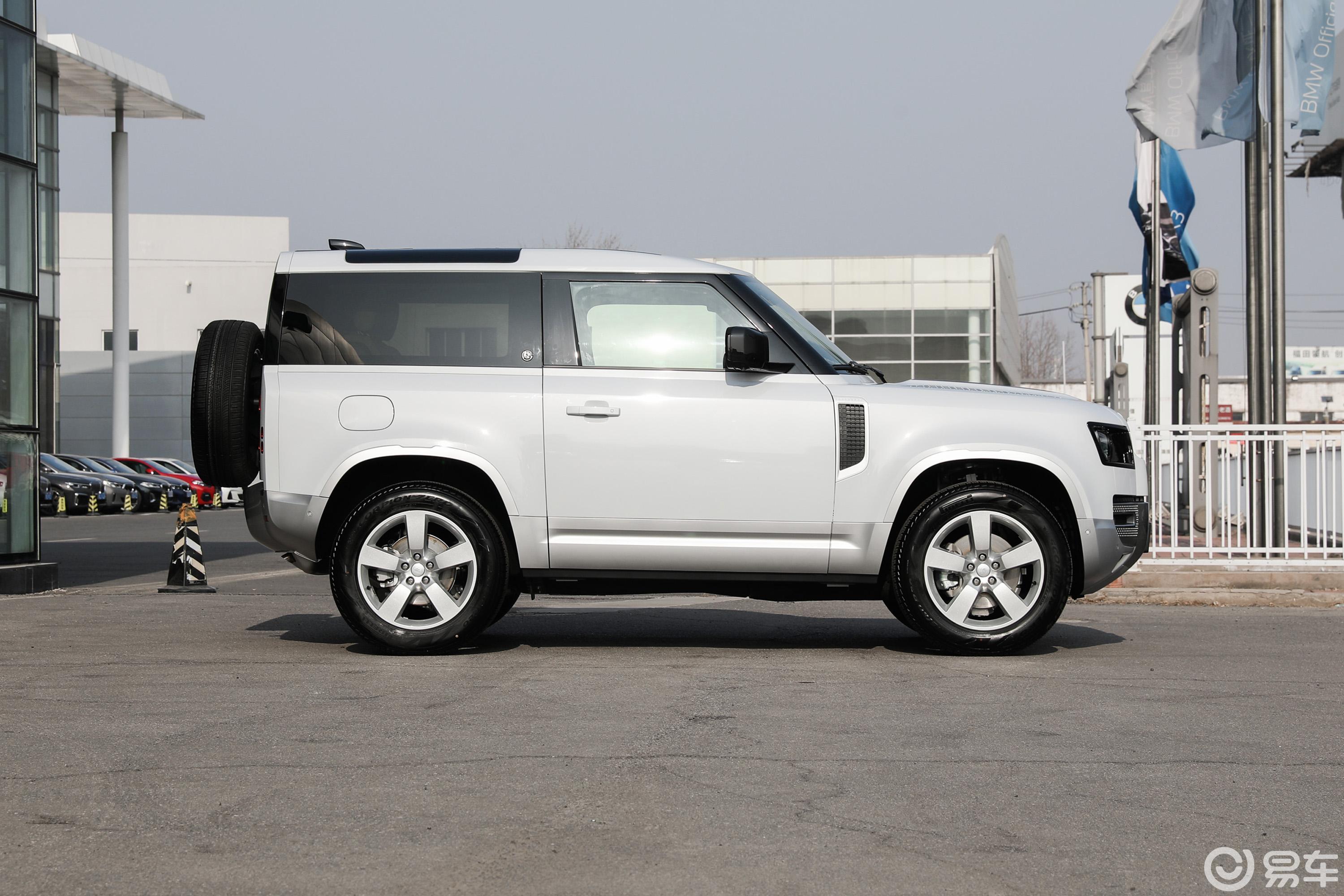 【2022款 90 2.0t p300 虎威雄心版汽车图片-汽车图片大全】-易车