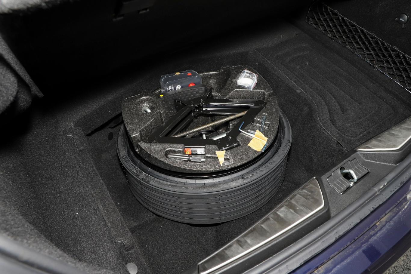 quattroporte3.0t 豪华版备胎