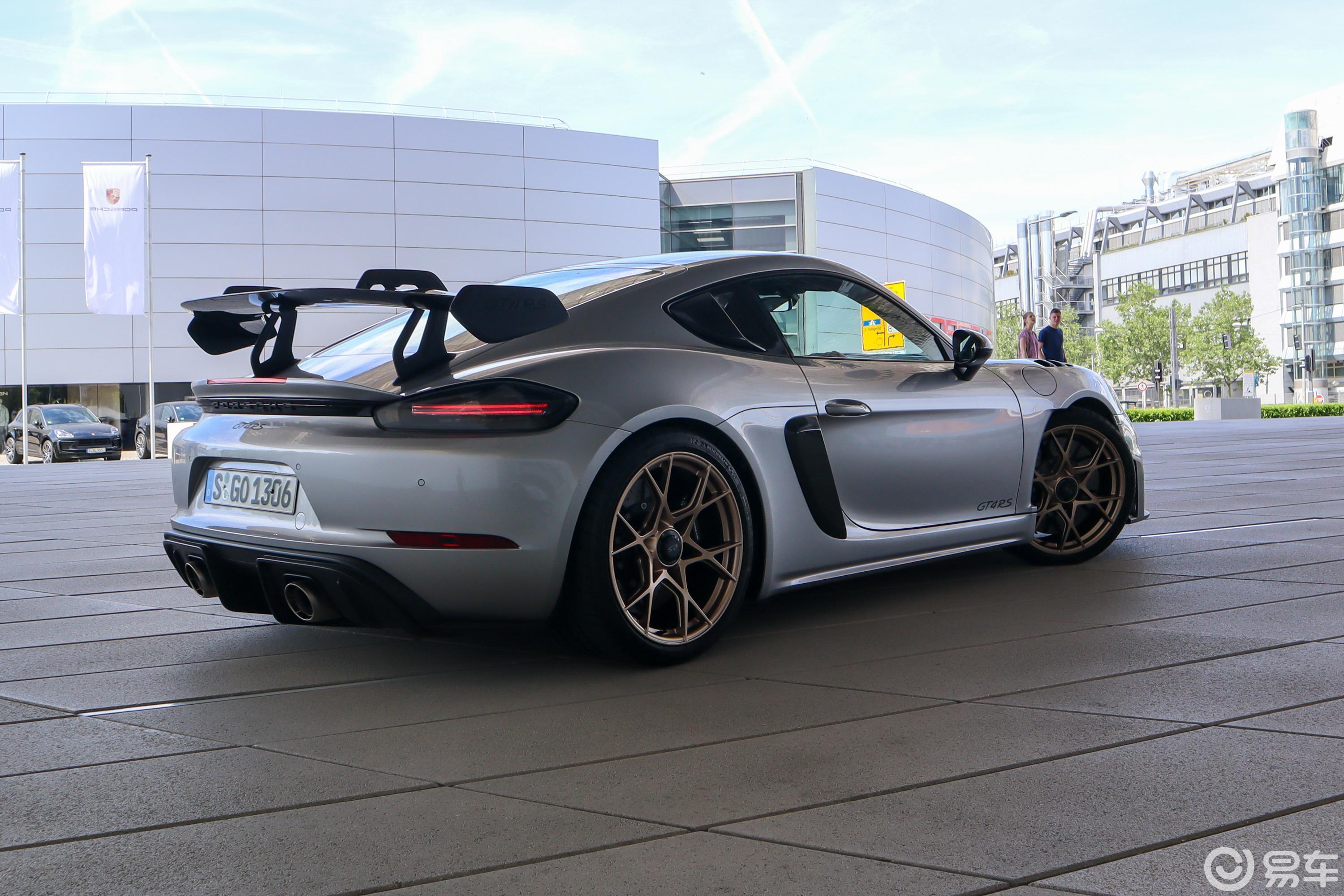 【保时捷718Cayman GT4 RS 4.0L侧后45度车头向右水平图片-汽车图片大全】-易车