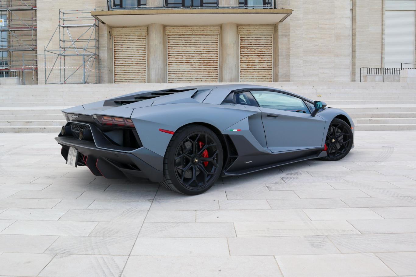 aventadorlp780-4 ultimae侧后45度车头向右水平