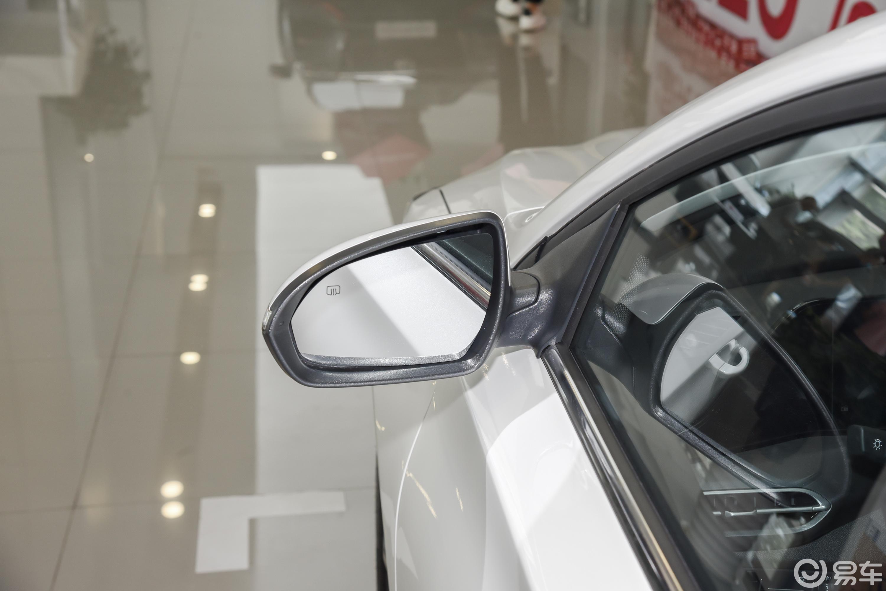 【逸动PLUS 1.6L GDI CVT豪华版后视镜镜面图片-汽车图片大全】-易车