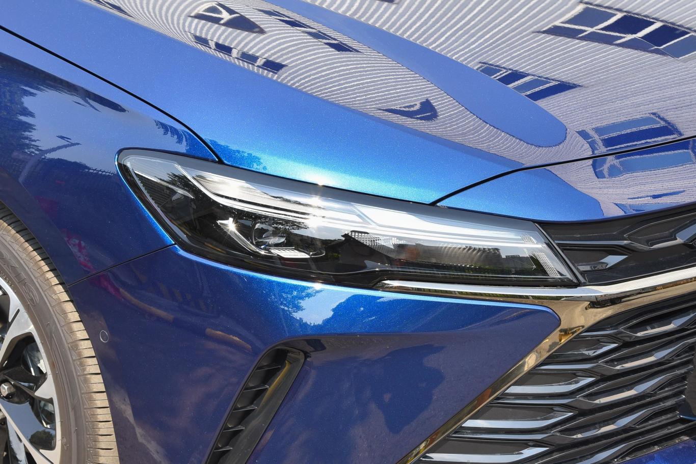 科鲁泽轻混 1.3t 自动尊享版大灯侧45度俯拍