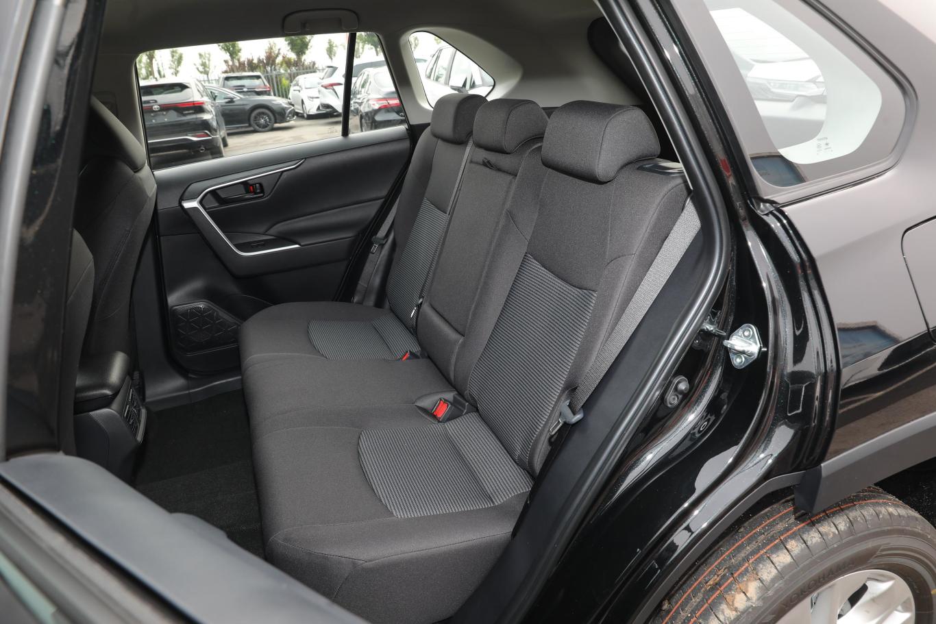 威兰达改款 2.0l 两驱领先版后排座椅