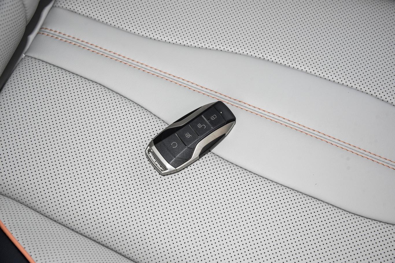 i 1.5l 两驱旗舰plus 5g型钥匙正面