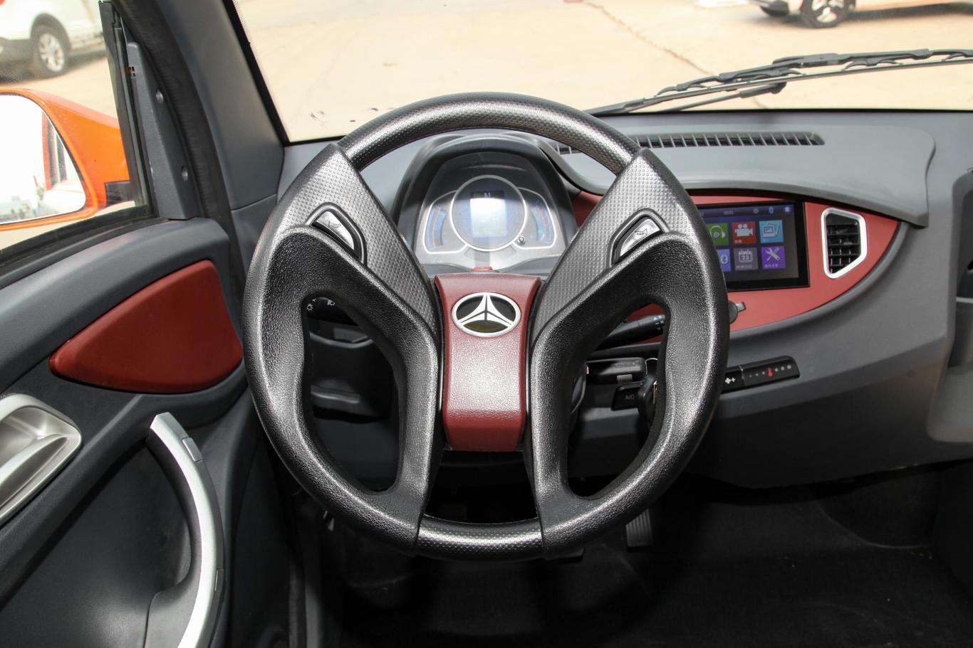 北汽小猫基本版方向盘