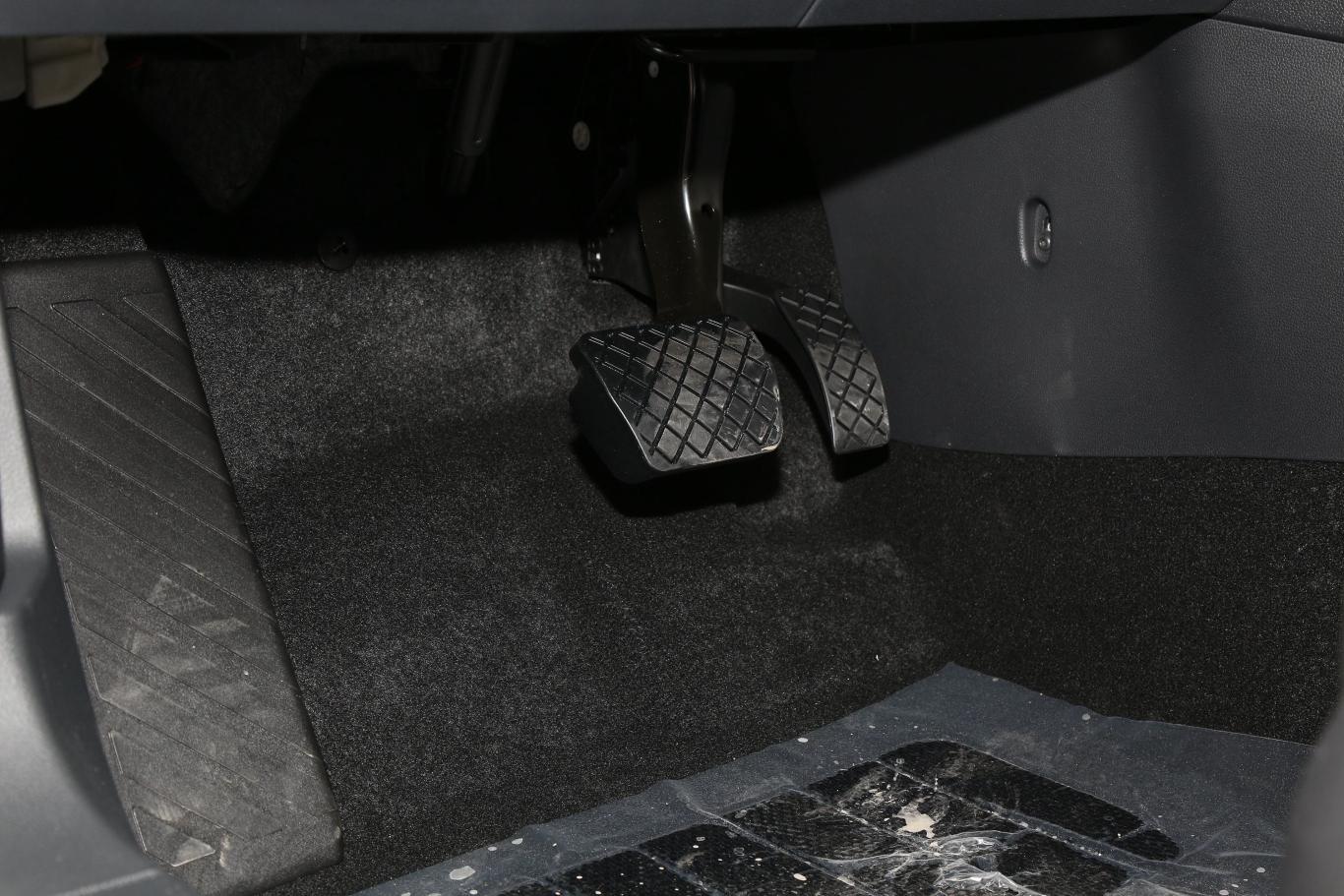 宝来200tsi 双离合悦行pro版脚踏板