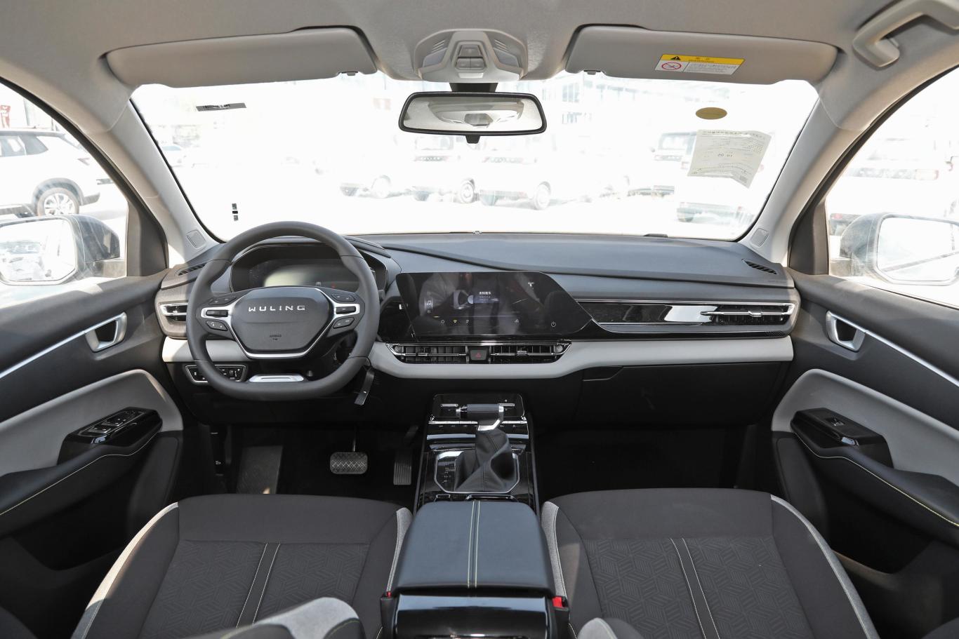 【五菱凯捷1.5t cvt精英型内饰全景正拍图片-汽车图片大全】-易车