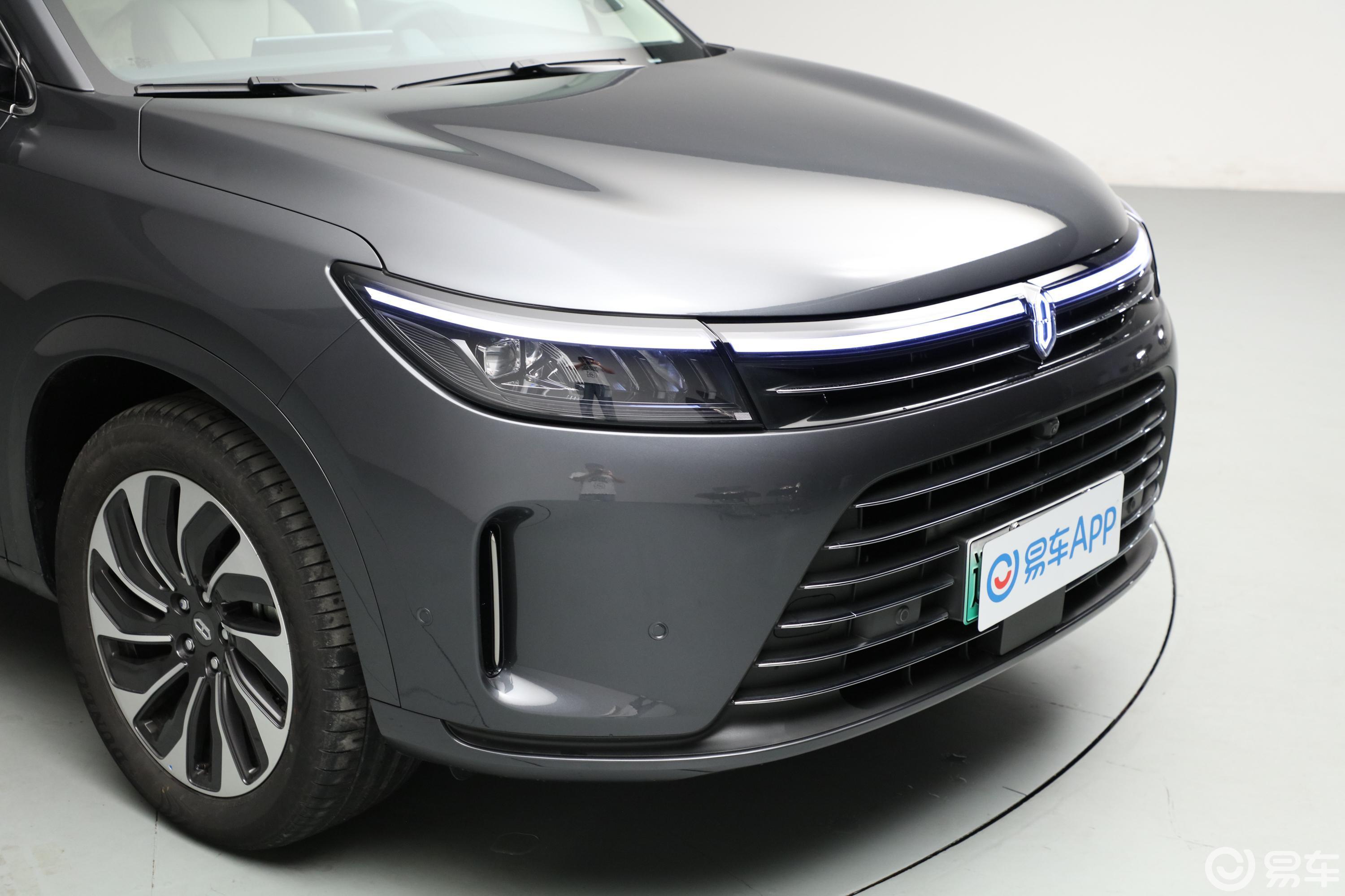 【问界M71.5T 230km 后驱舒适版前格栅侧俯拍图片-汽车图片大全】-易车