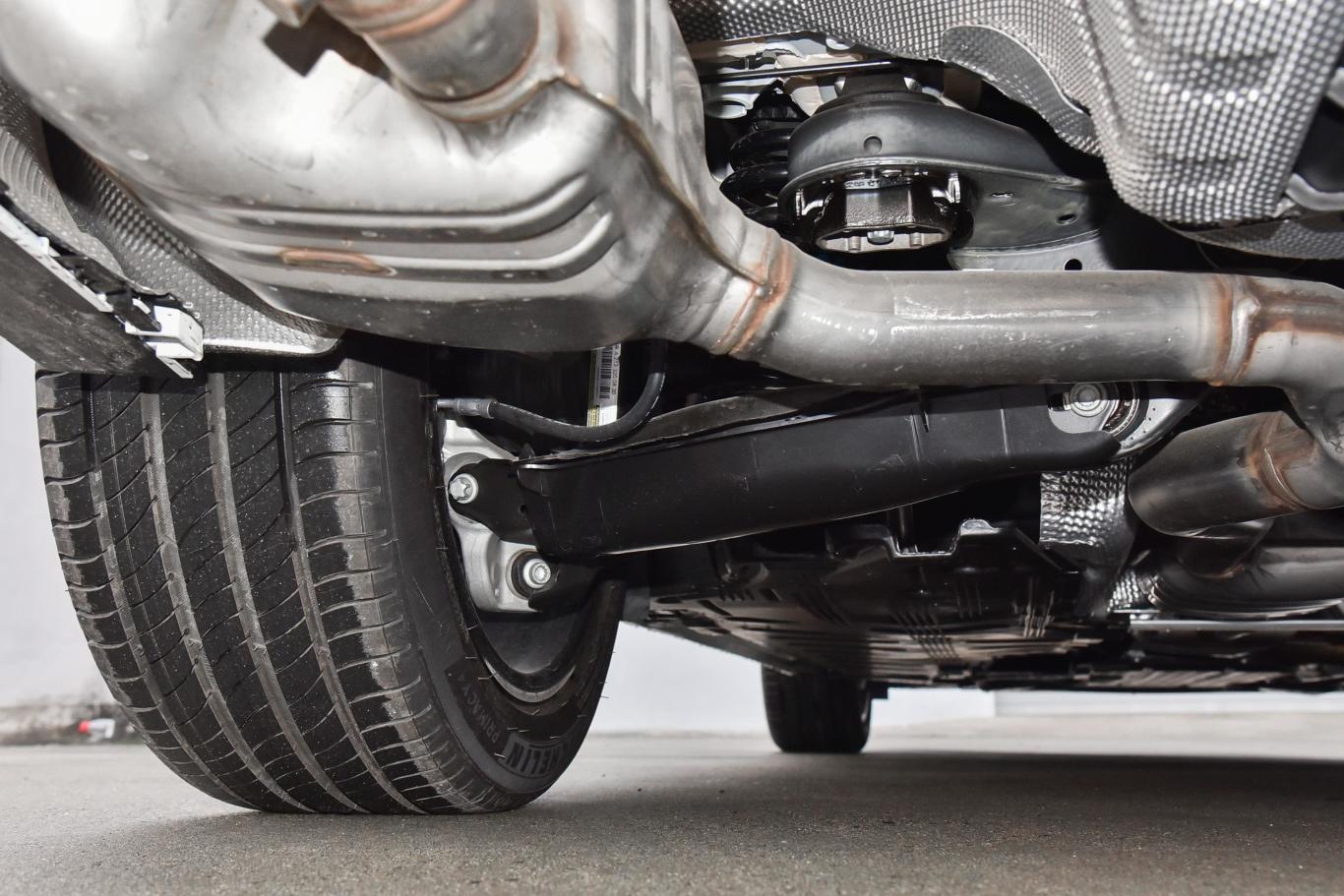 奔驰e级(进口)e 300 时尚型运动版动力底盘