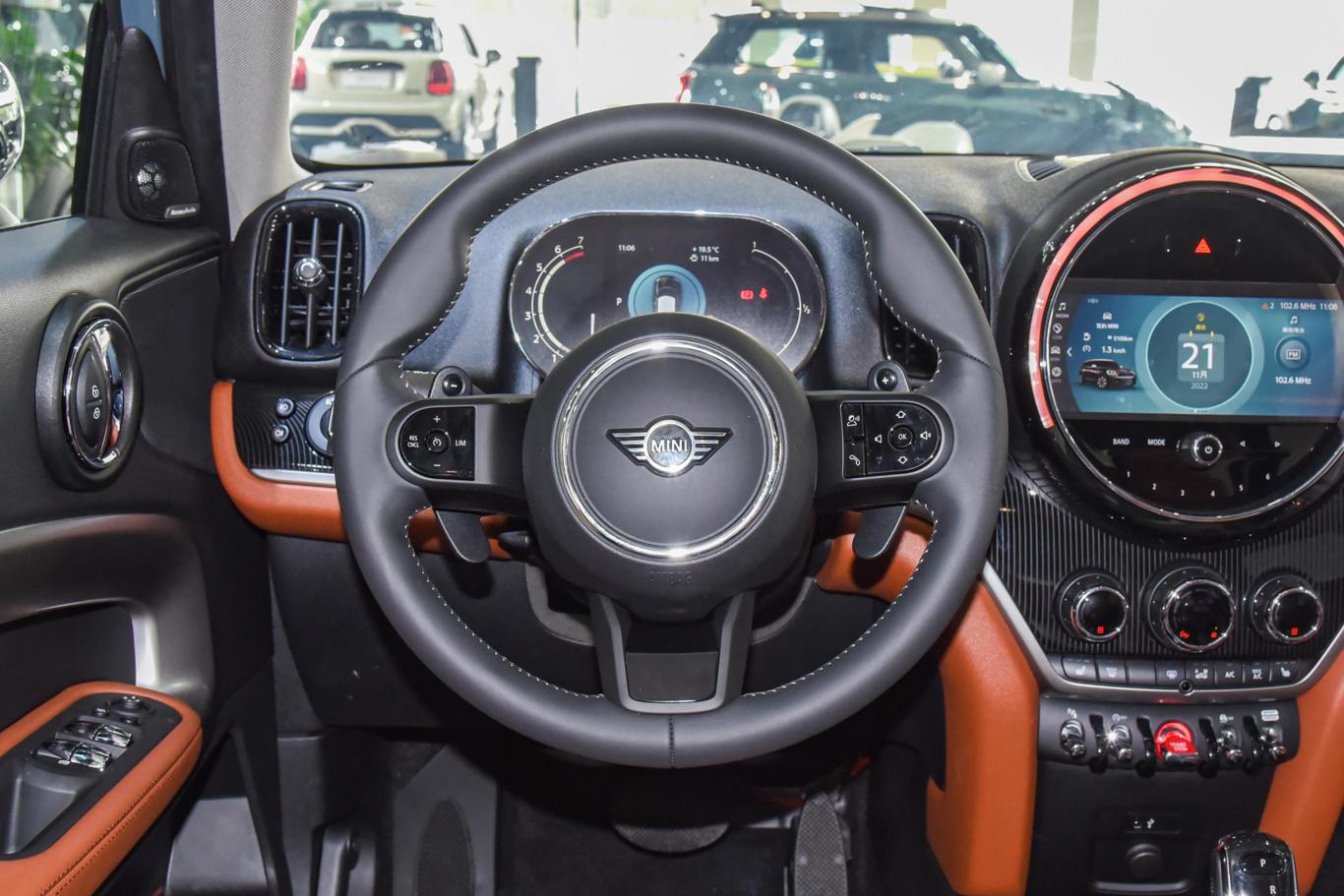 【MINI COUNTRYMAN改款 2.0T COOPER S ALL4 鉴赏家方向盘图片-汽车图片大全】-易车