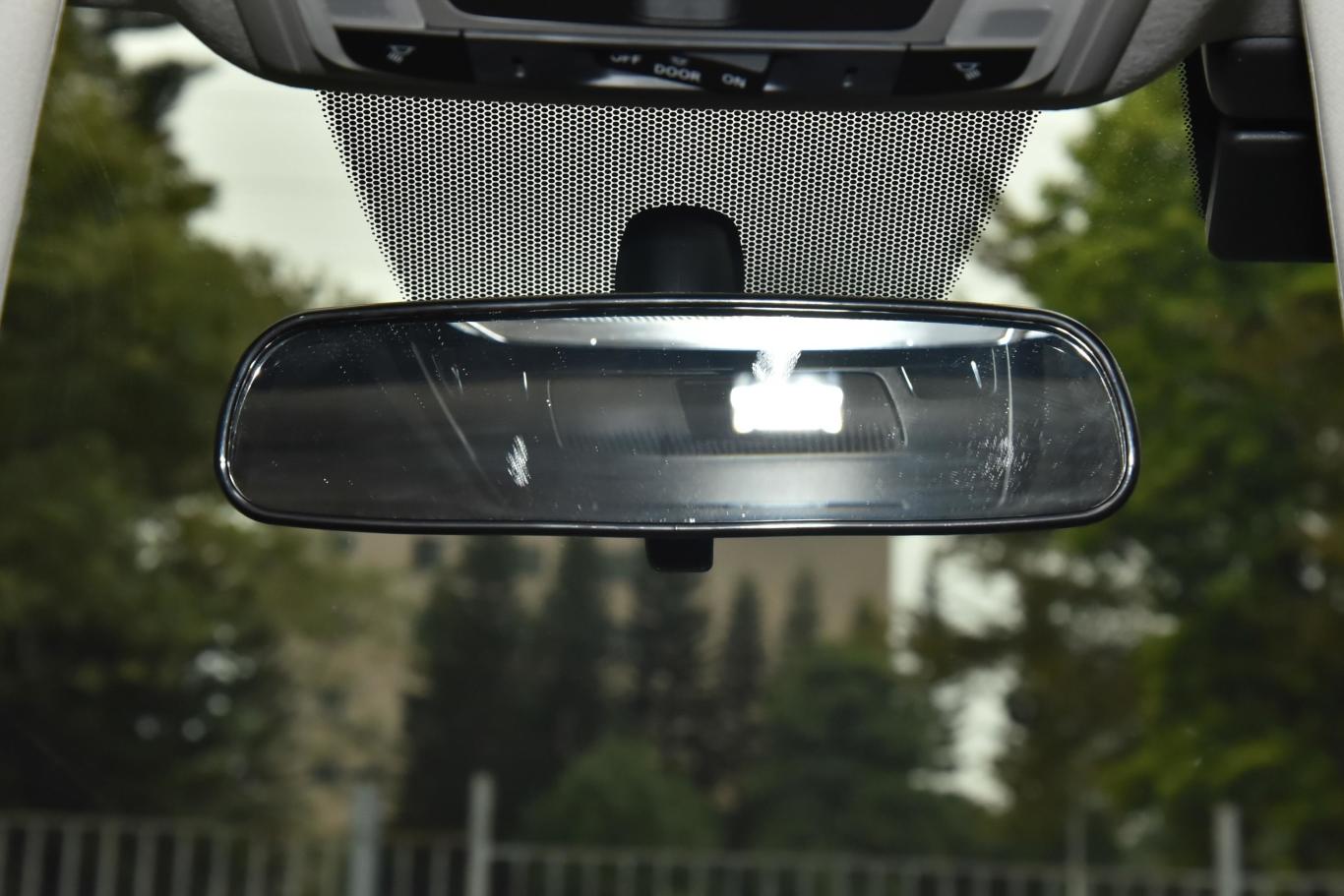 思域hatchback 240turbo cvt极跃版内后视镜