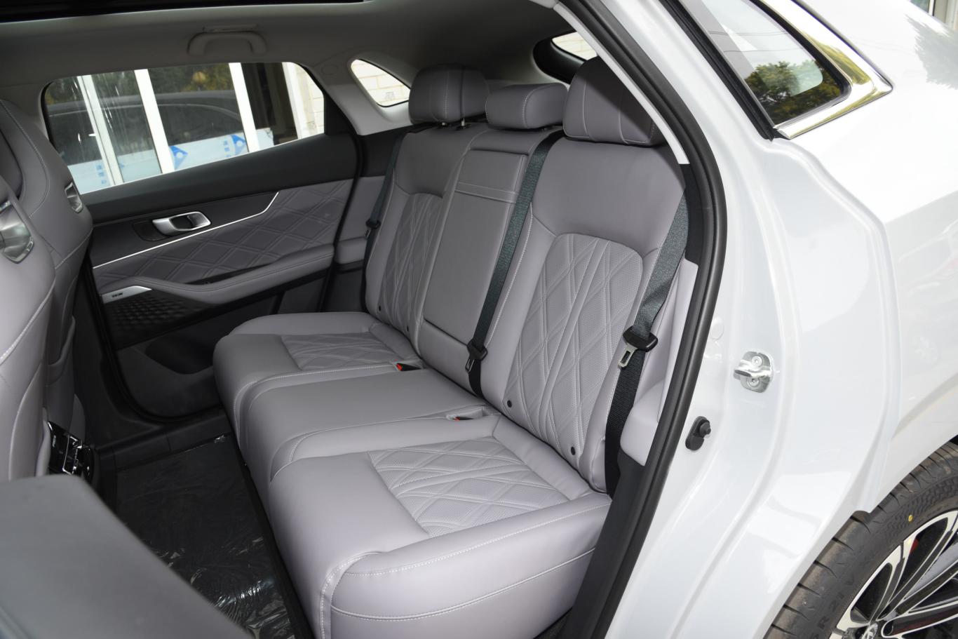 长安uni-k 智电idd1.5t 135km 智领型后排座椅