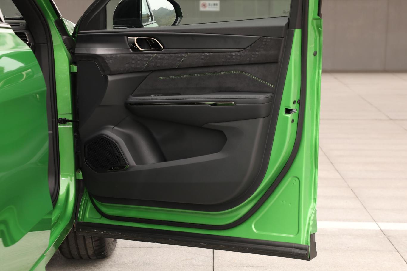 【领克0505+ 2.0T 四驱探索版副驾驶位图片-汽车图片大全】-易车