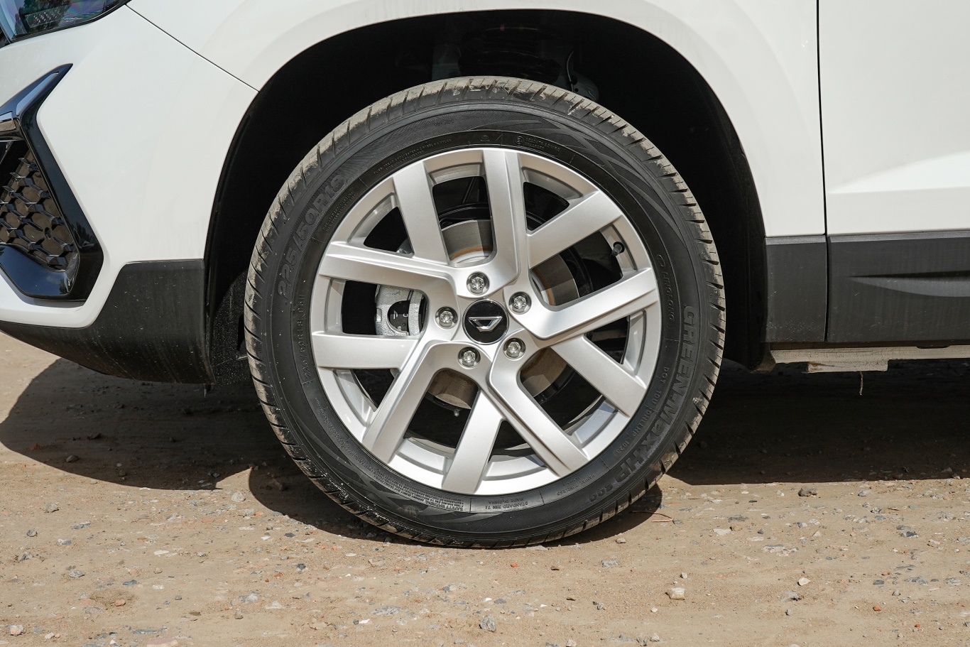 捷达vs5280tsi 自动进取版前轮毂造型