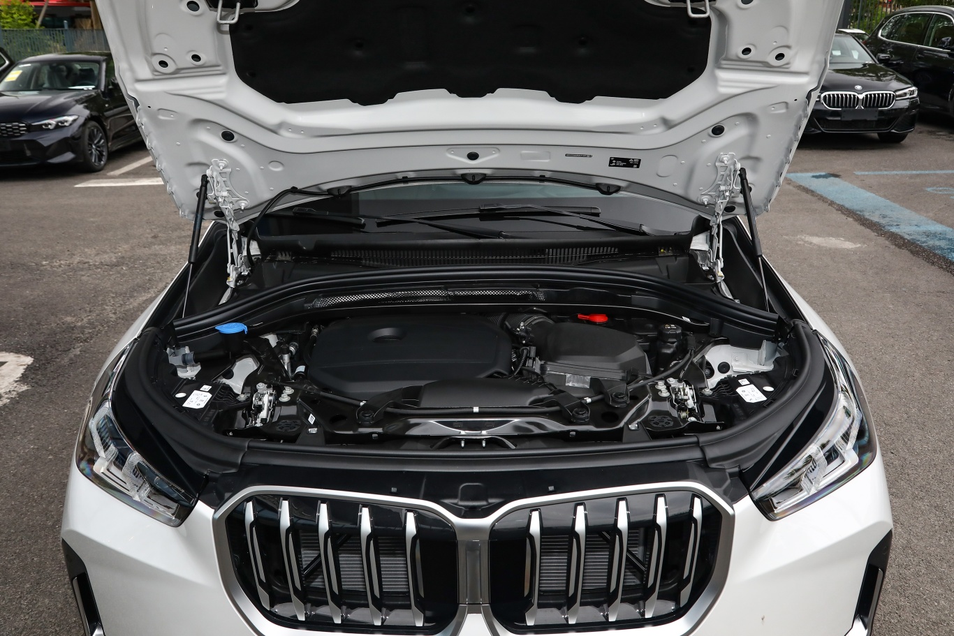 宝马x1xdrive25li x设计套装前舱整体