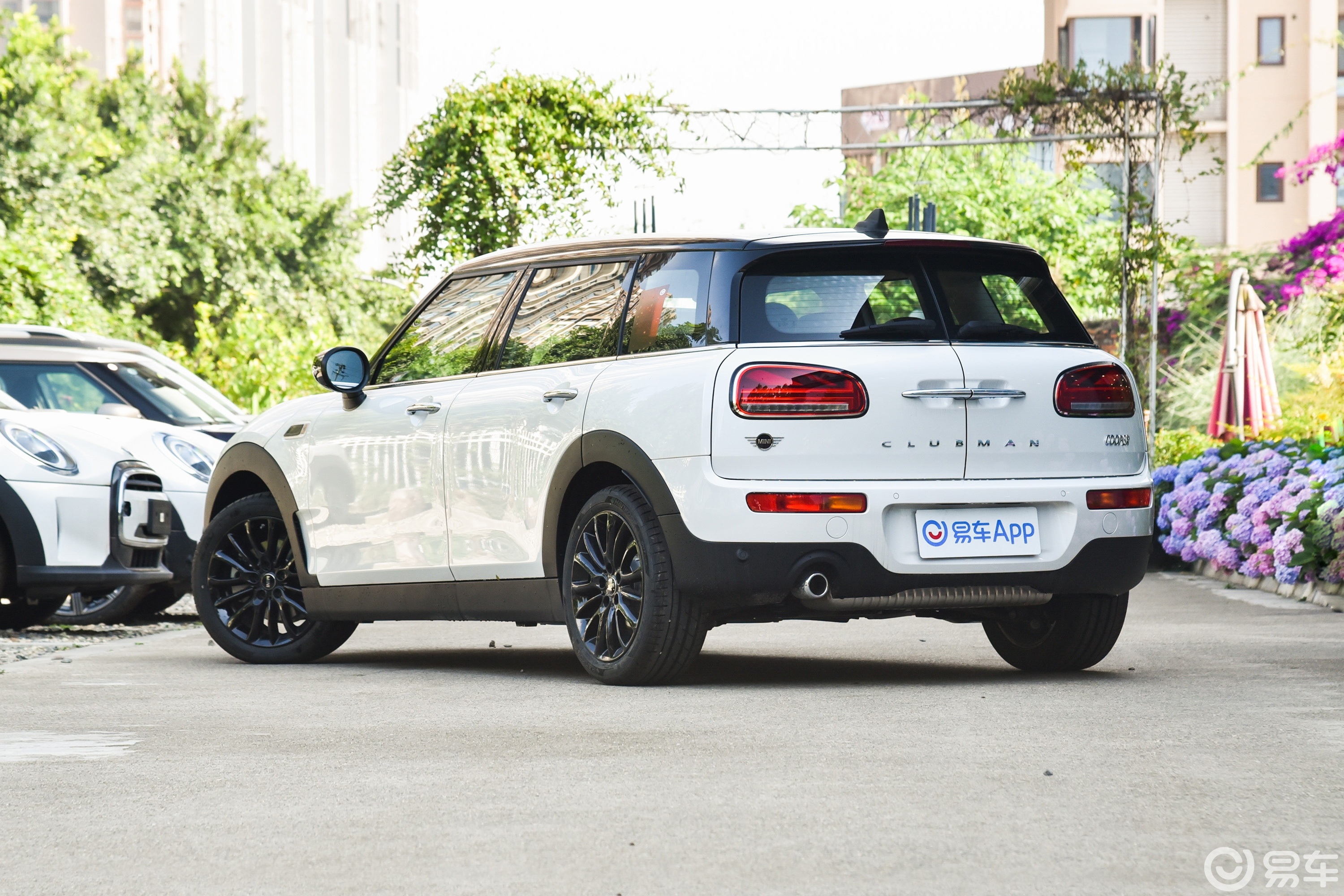 【MINI CLUBMAN改款 1.5T COOPER 经典派侧后45度车头向左水平图片-汽车图片大全】-易车