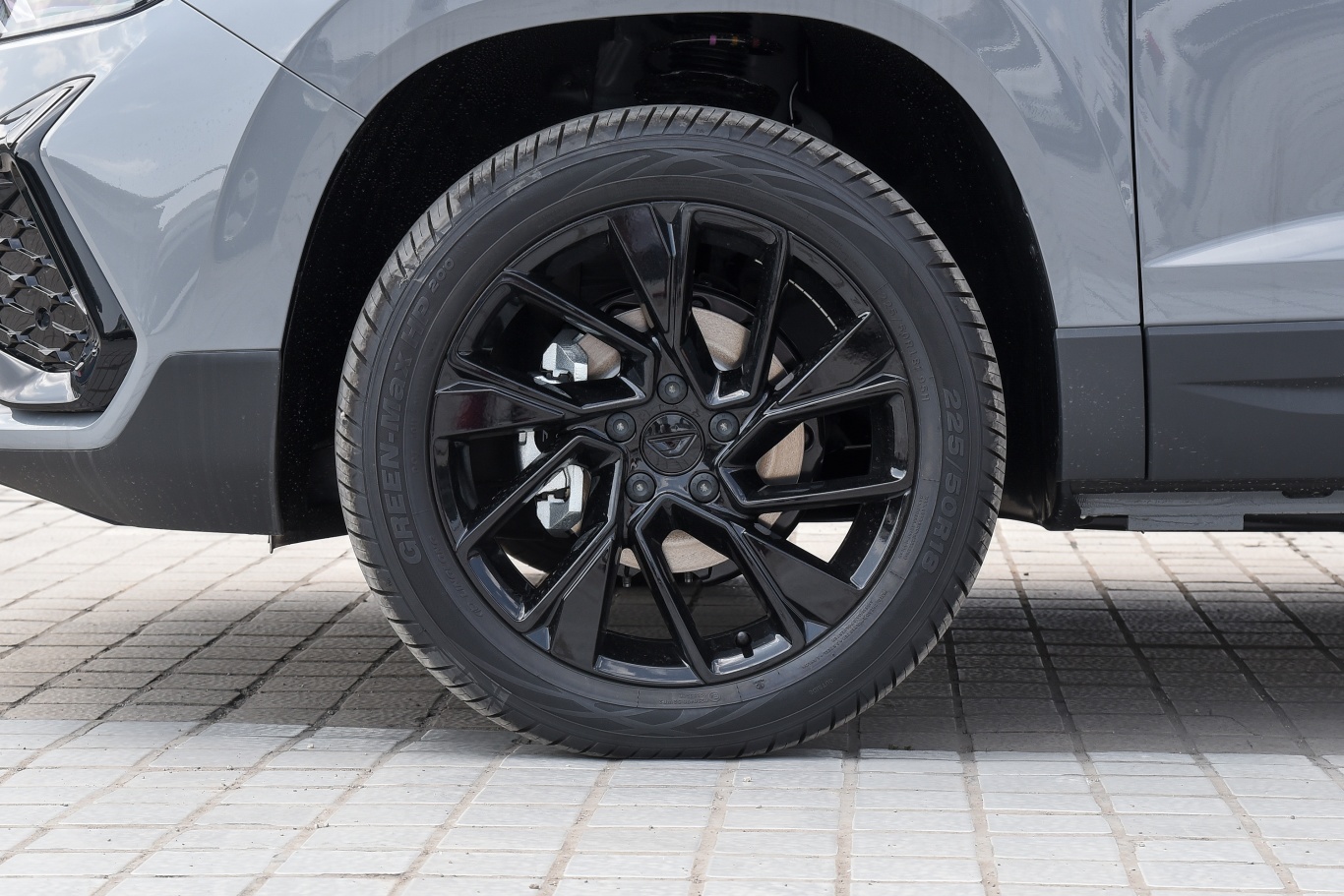 捷达vs5280tsi 自动高光悦享版前轮毂造型