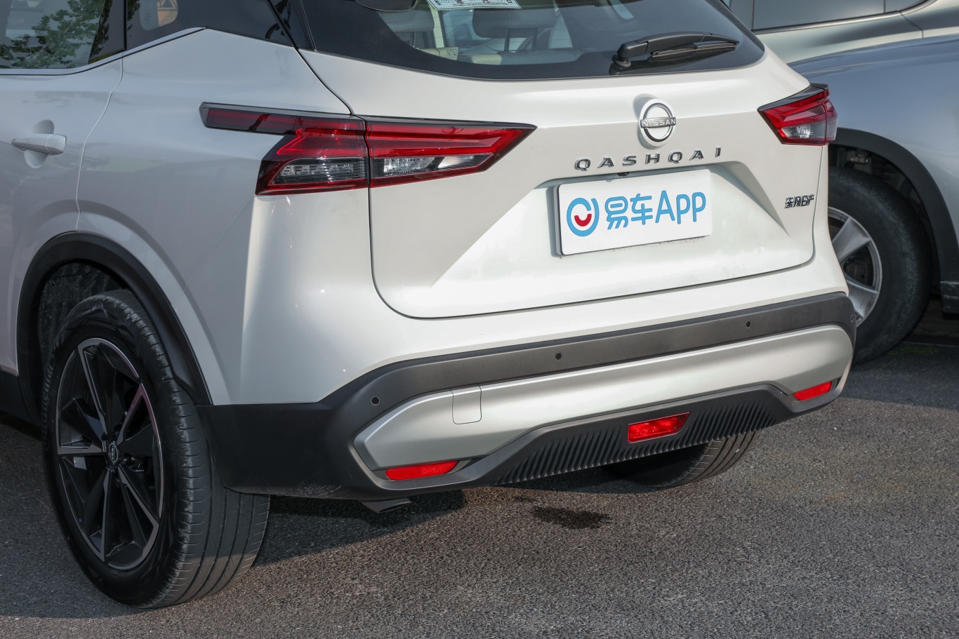 逍客1.3t 旗舰版车尾特写