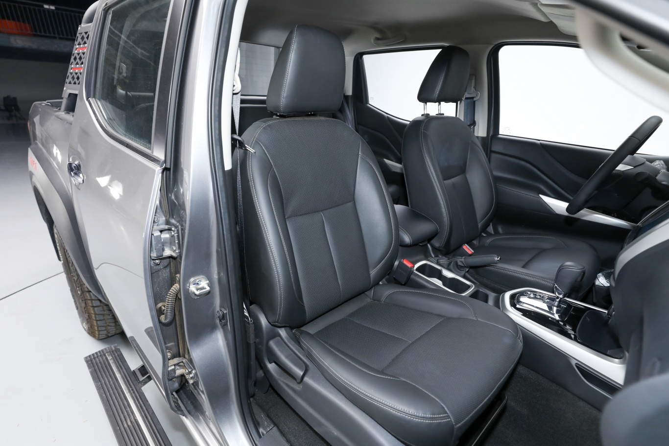 纳瓦拉越野版 2.5l 自动四驱尊贵型副驾驶座椅