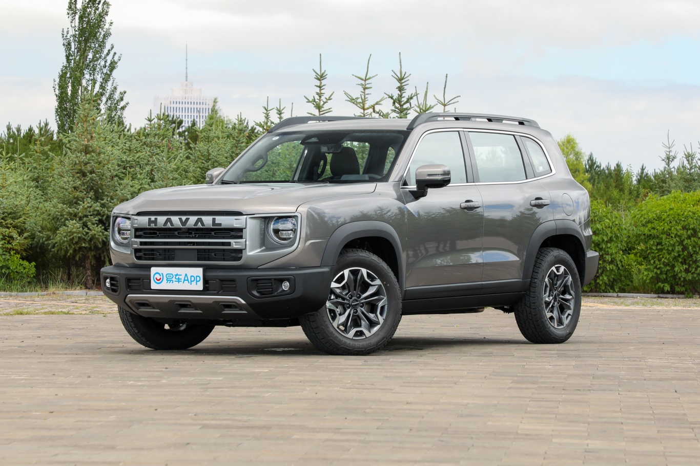 哈弗大狗2.0t 四驱中华田园犬版侧前45度车头向左水平