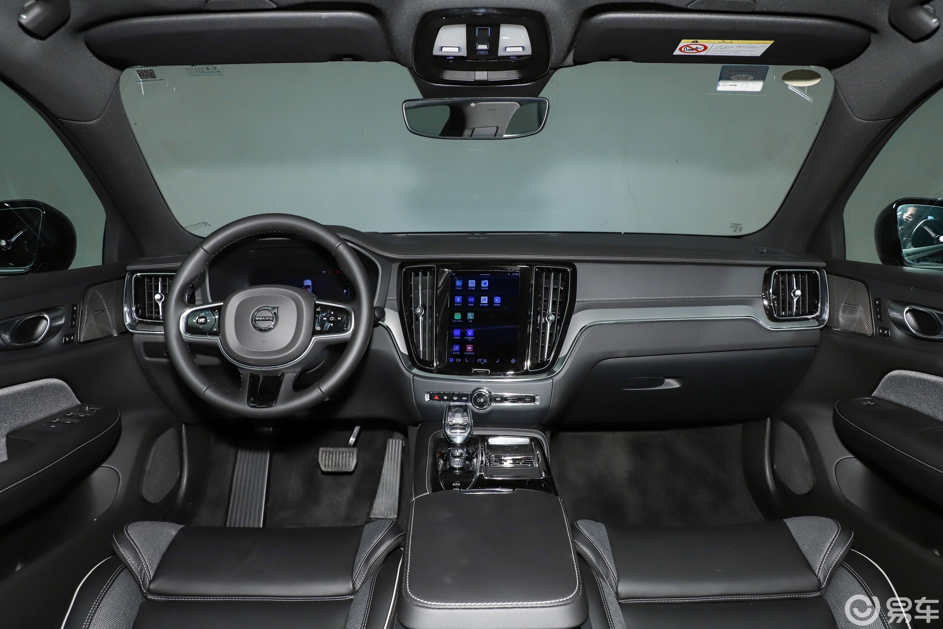 【沃尔沃S60 RECHARGET8 四驱智雅极夜黑版内饰全景正拍图片-汽车图片大全】-易车