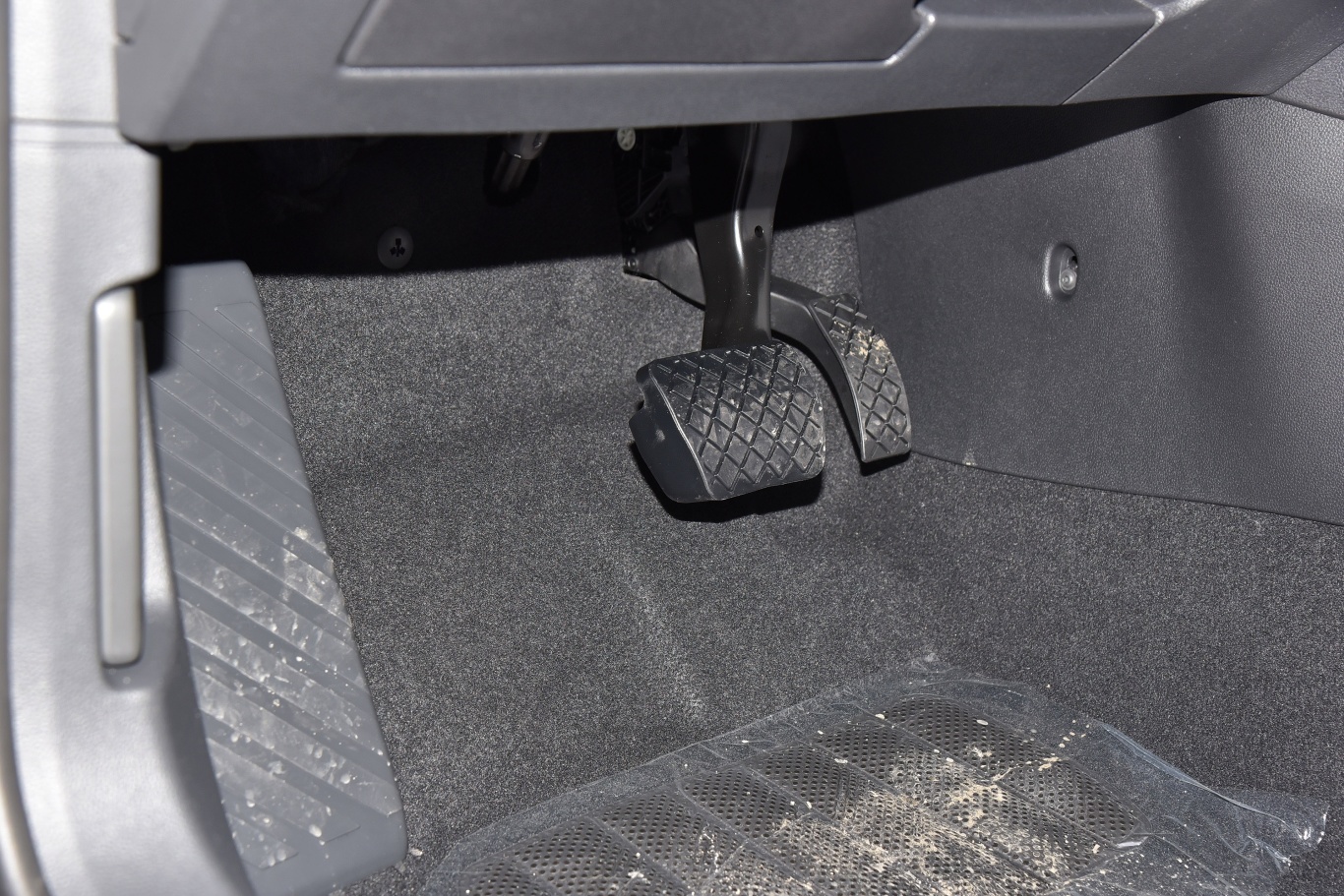 朗逸1.5l 自动得逸版脚踏板