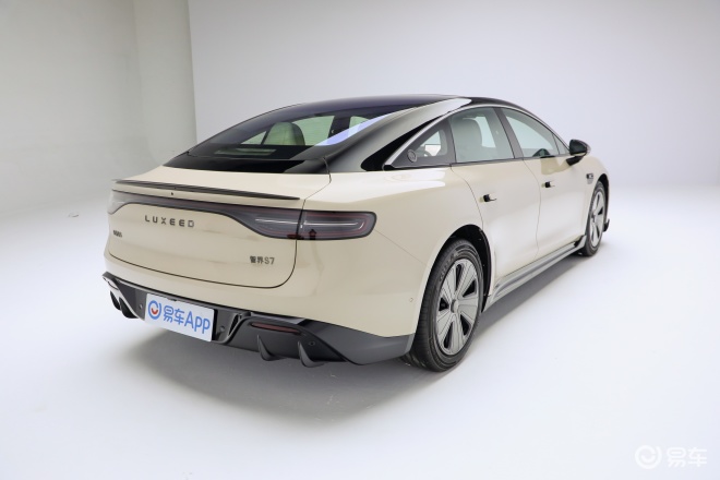 奔驰b级和智界s7的图片对比-易车