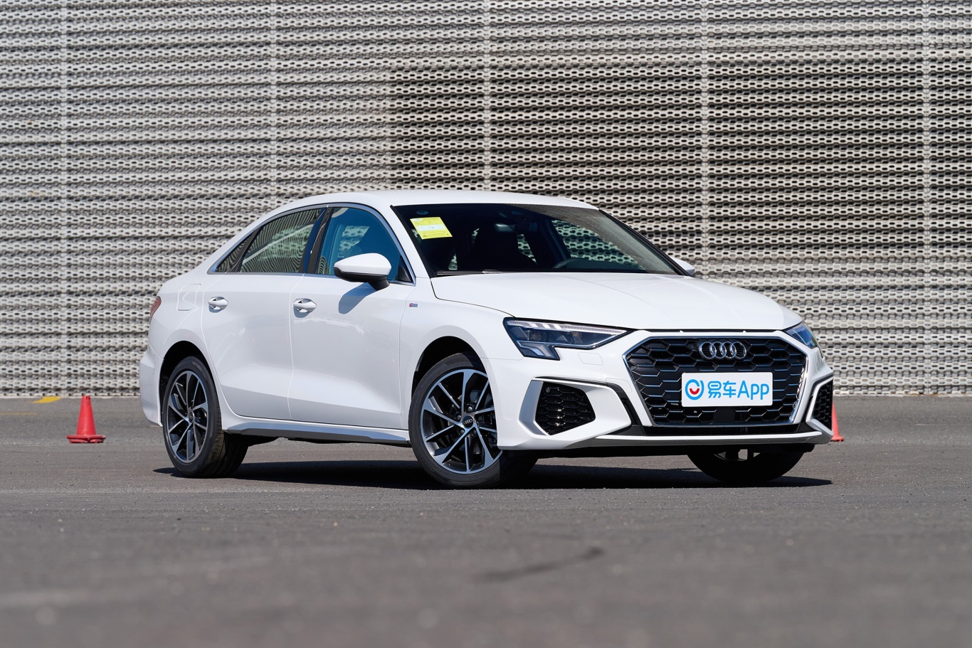 奥迪a3a3l limousine 35 tfsi 进取运动型