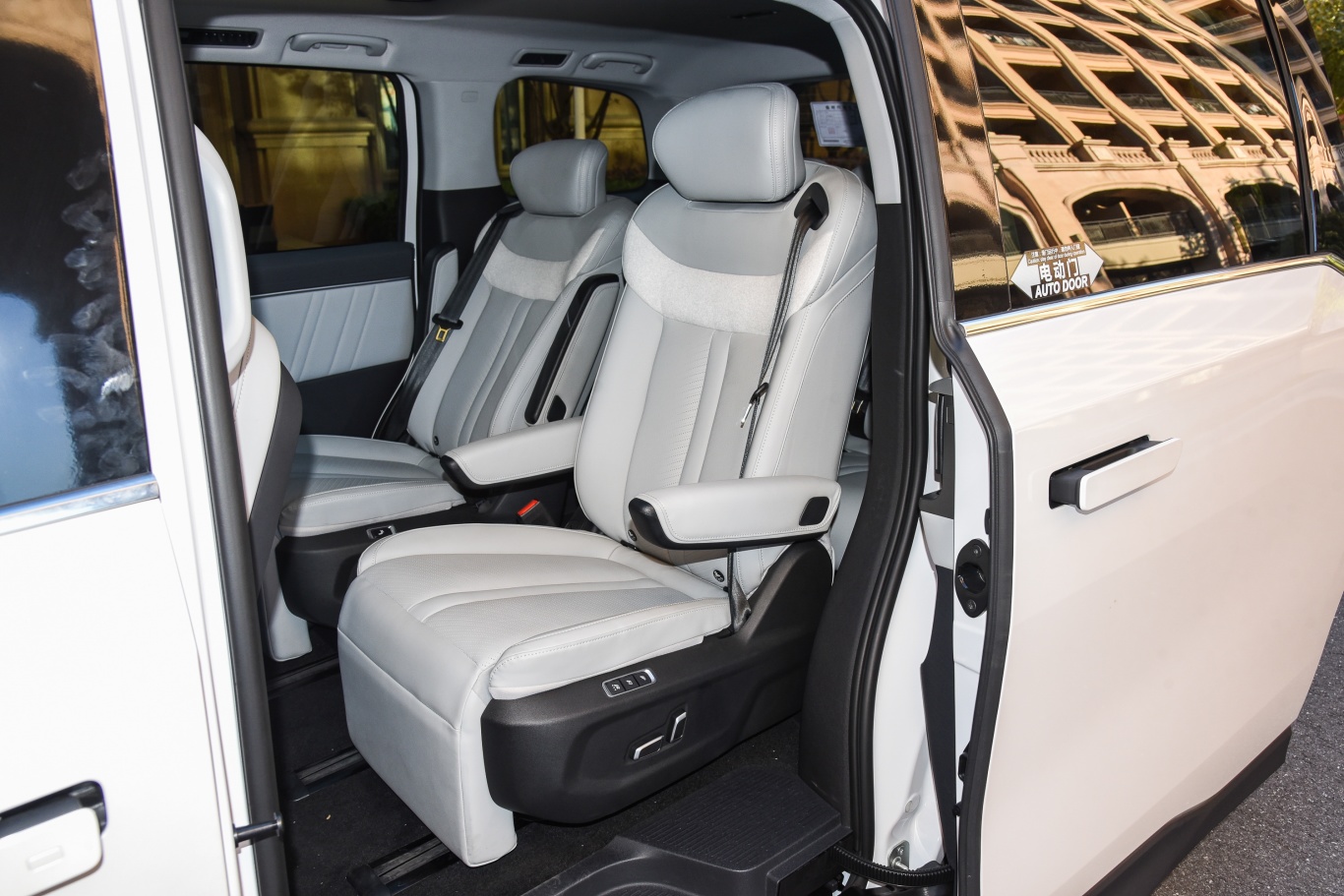 大通g702.0t 旗舰版 7座后排座椅