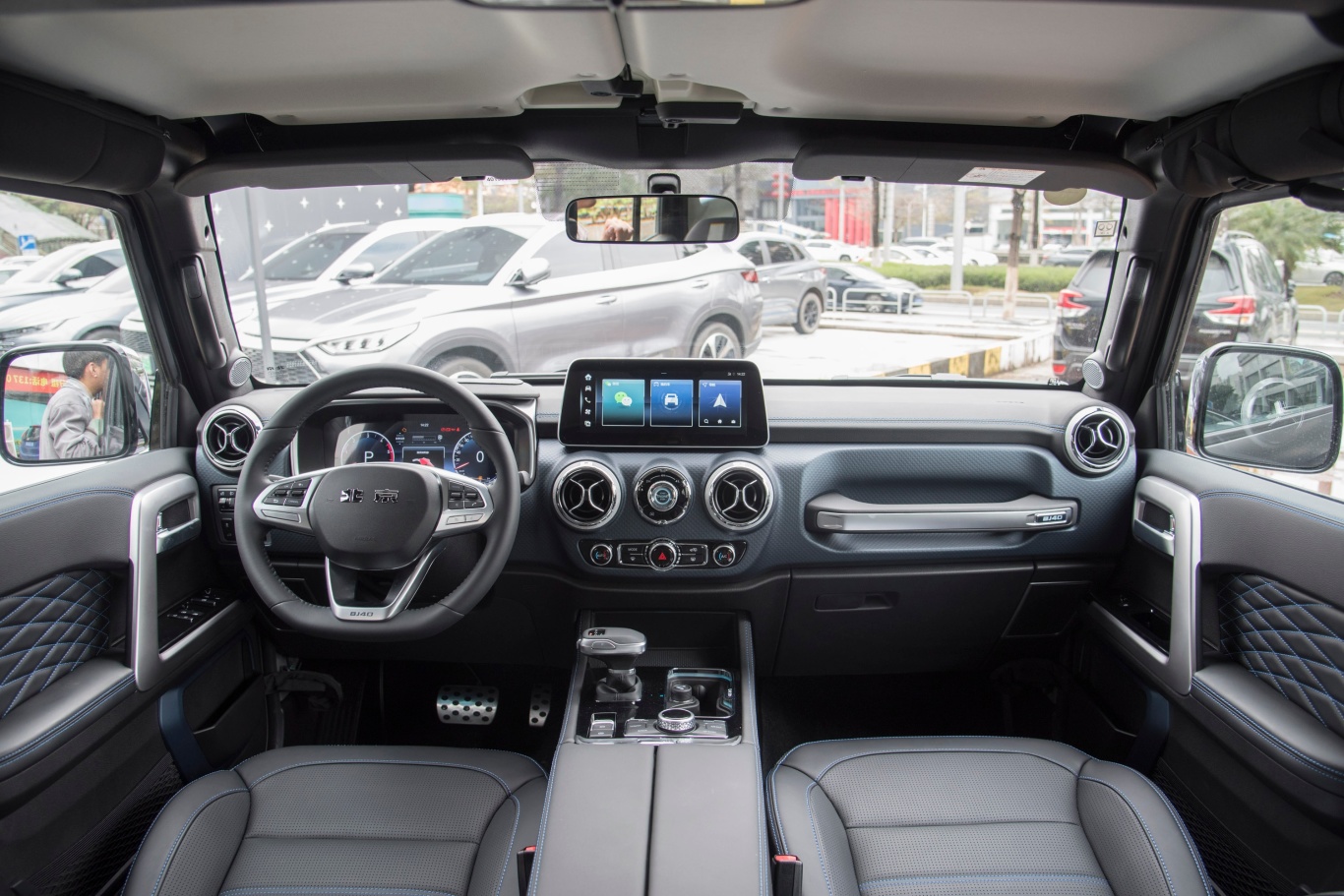 北京越野bj40刀锋英雄版 2.0t 荣耀版 柴油内饰全景正拍