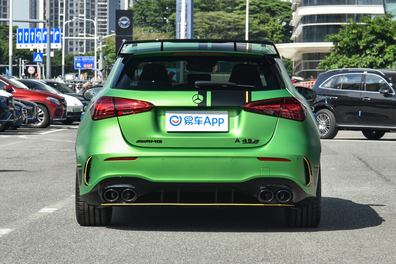 【奔驰A级 AMG(进口)AMG A 45 S 4MATIC+ 魔焰绿特别版正后水平图片-汽车图片大全】-易车