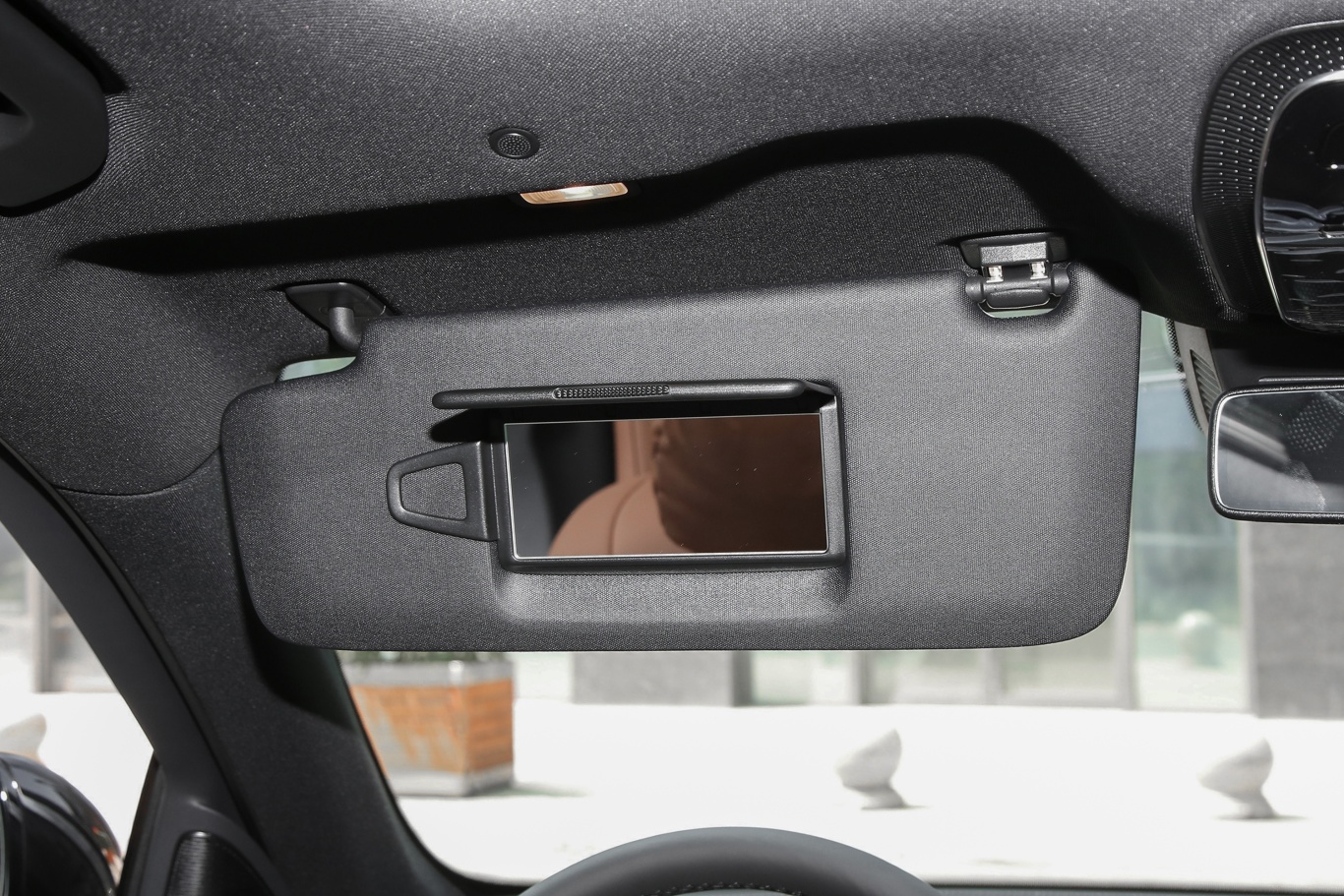 奔驰e级e 300 l 时尚型驾驶位遮阳板