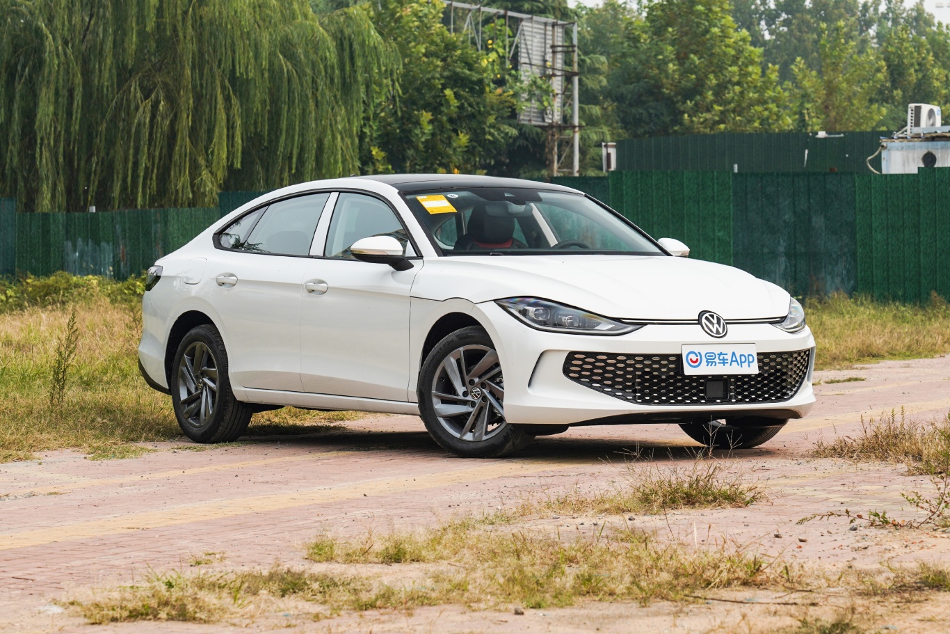 【凌渡凌渡L 280TSI 炫辣版侧前45度车头向右水平图片-汽车图片大全】-易车