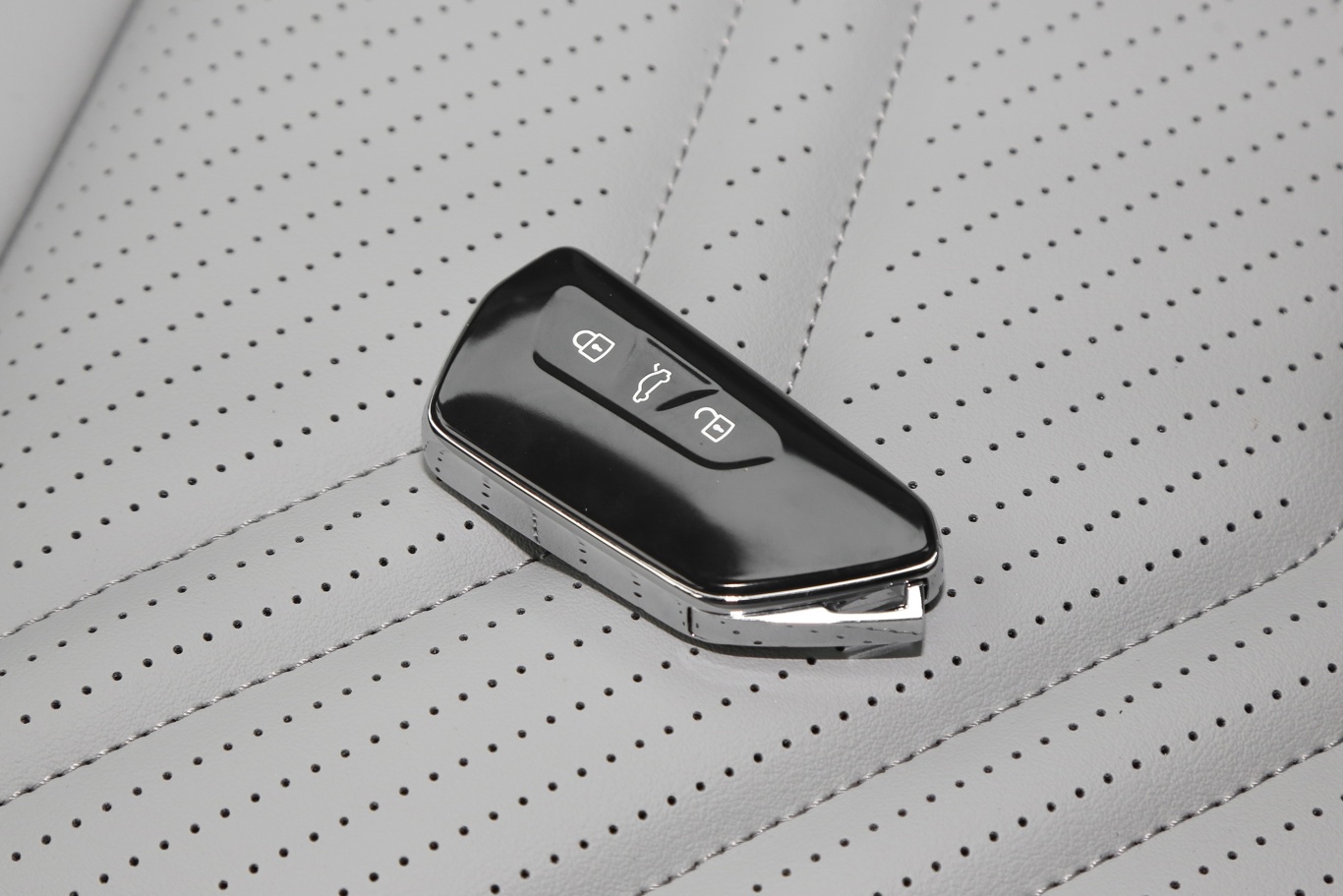 探岳探岳l 330tsi 两驱精英版钥匙正面