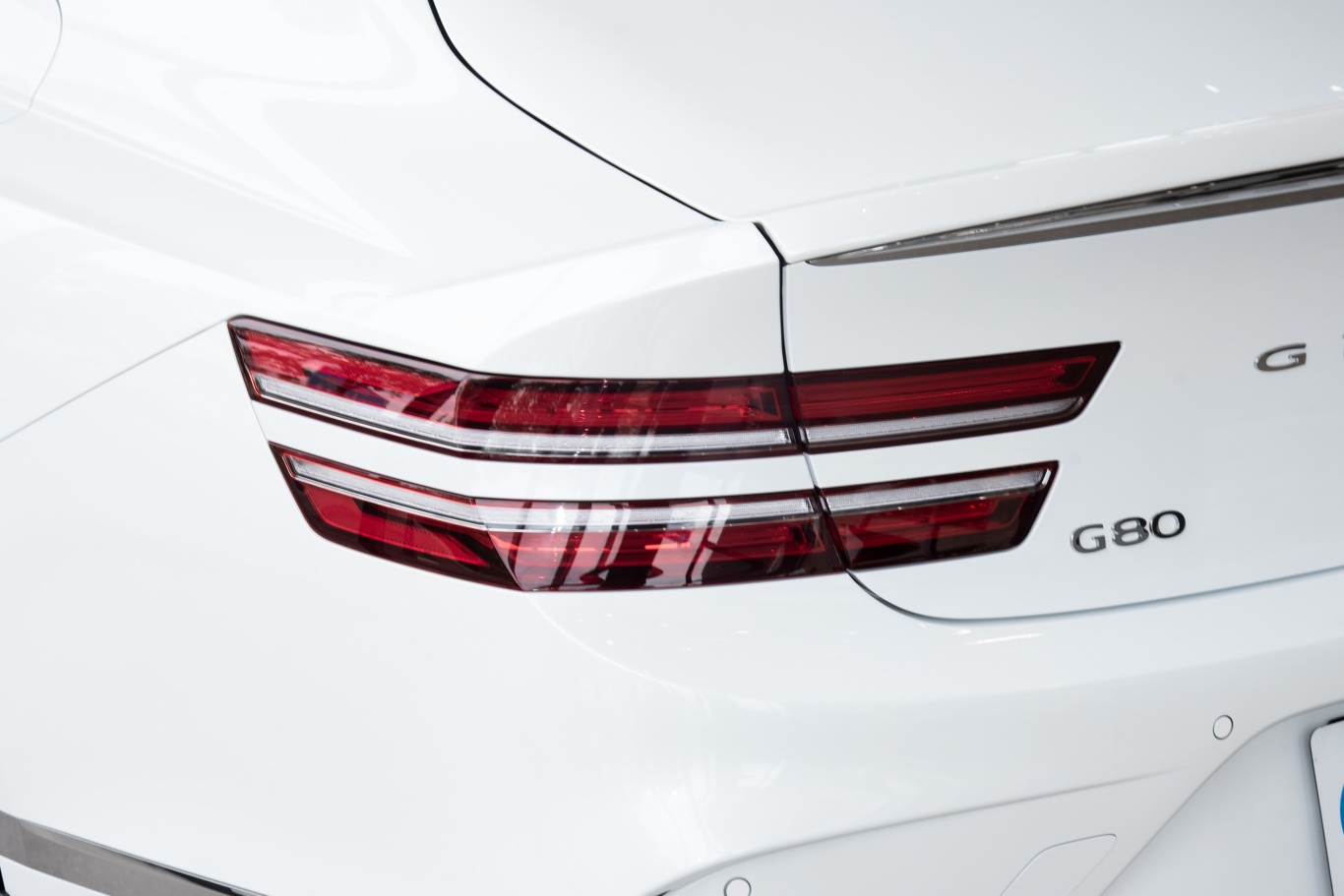 【捷尼赛思G802.5T 两驱豪华版尾灯侧45度俯拍图片-汽车图片大全】-易车