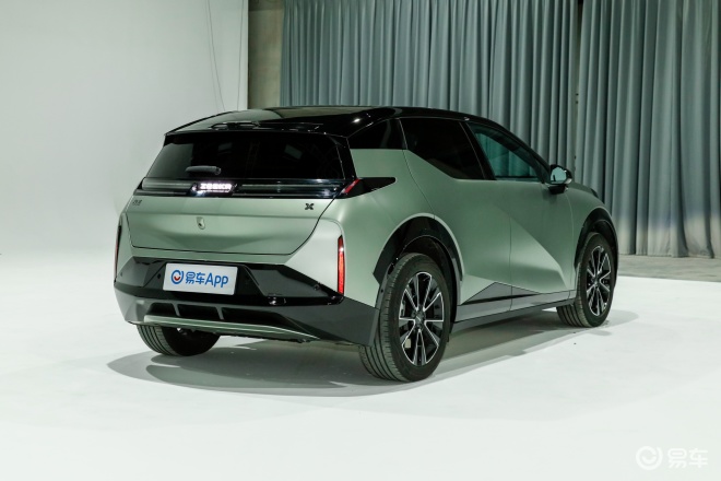 焕新极氪X正式上市 超级置换权益后限时售价14.58万元起