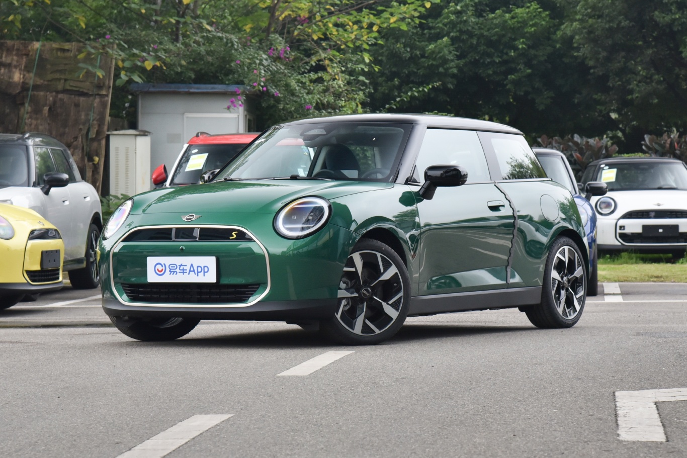 【电动MINI COOPER463km COOPER SE 艺术家侧前45度车头向左水平图片-汽车图片大全】-易车