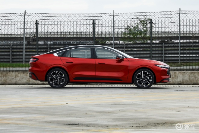 福特新蒙迪欧正式上市 售价14.98万元起