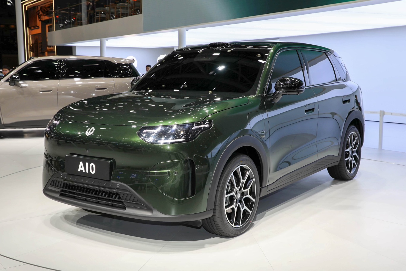 【零跑A10图片-汽车图片大全】-易车