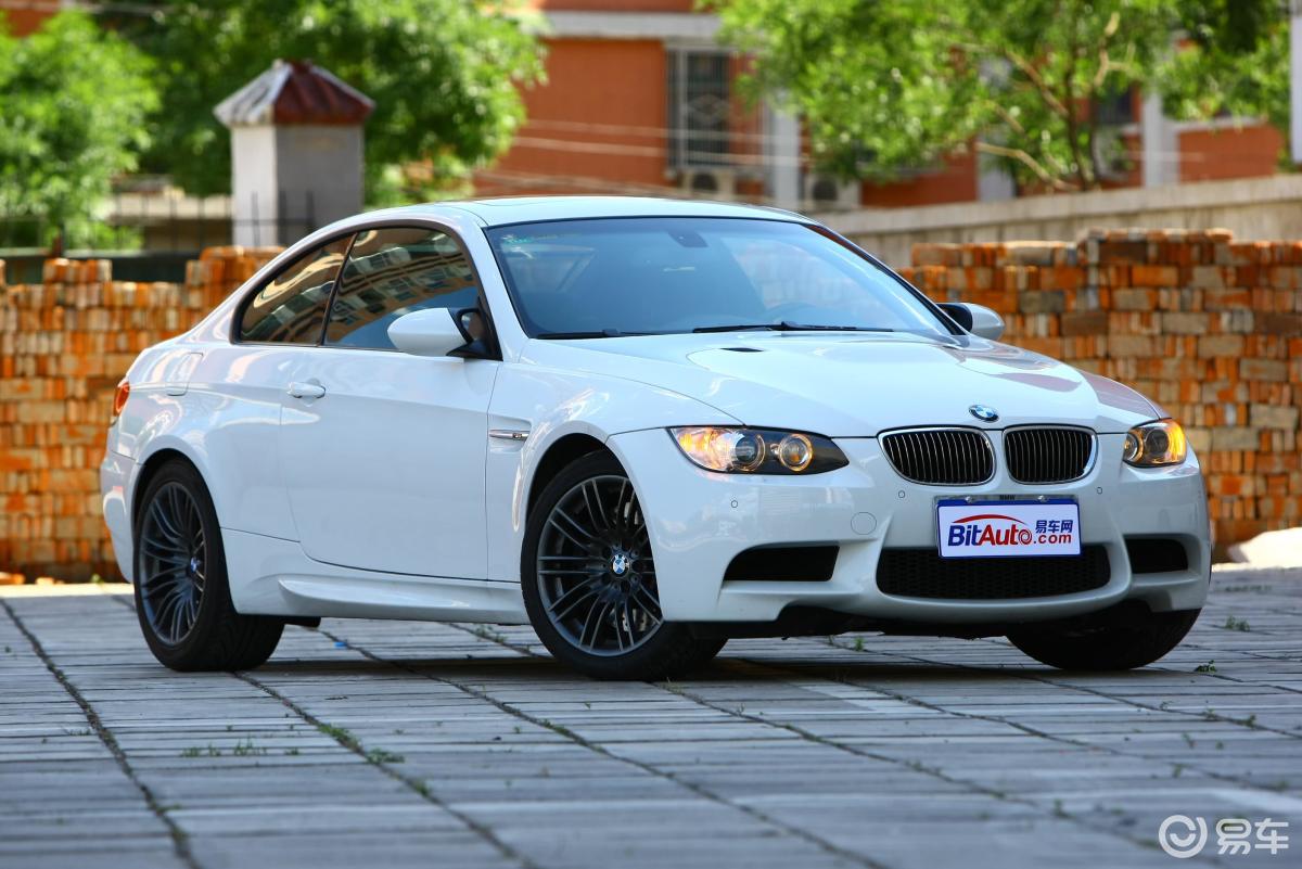 【宝马m32009款双门轿跑车侧前45度车头向右水平汽车图片-汽车图片