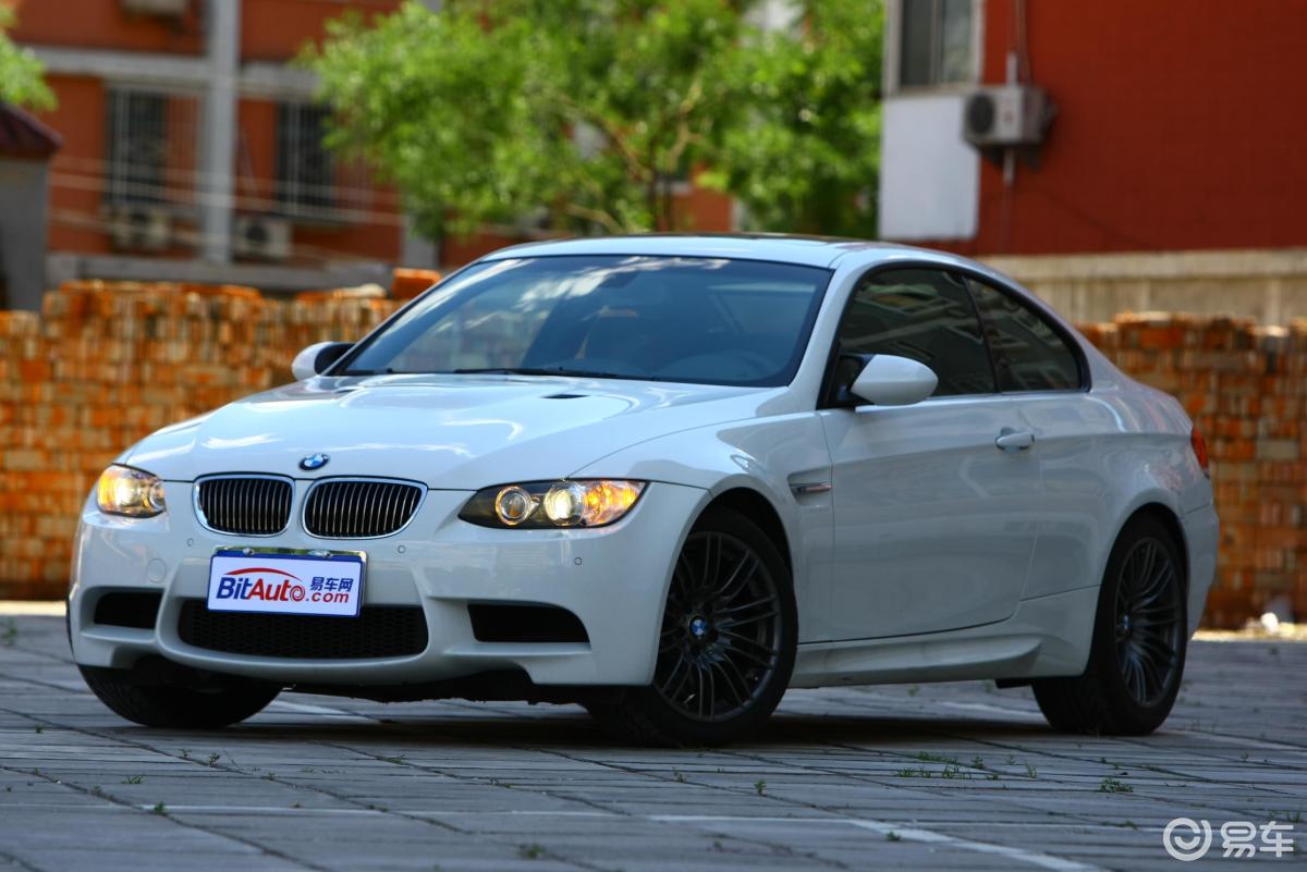 【宝马m32009款双门轿跑车侧前45度车头向左水平汽车图片-汽车图片